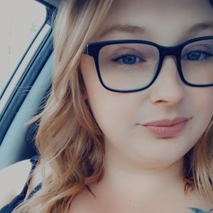 Meet your Posher, Marissa
